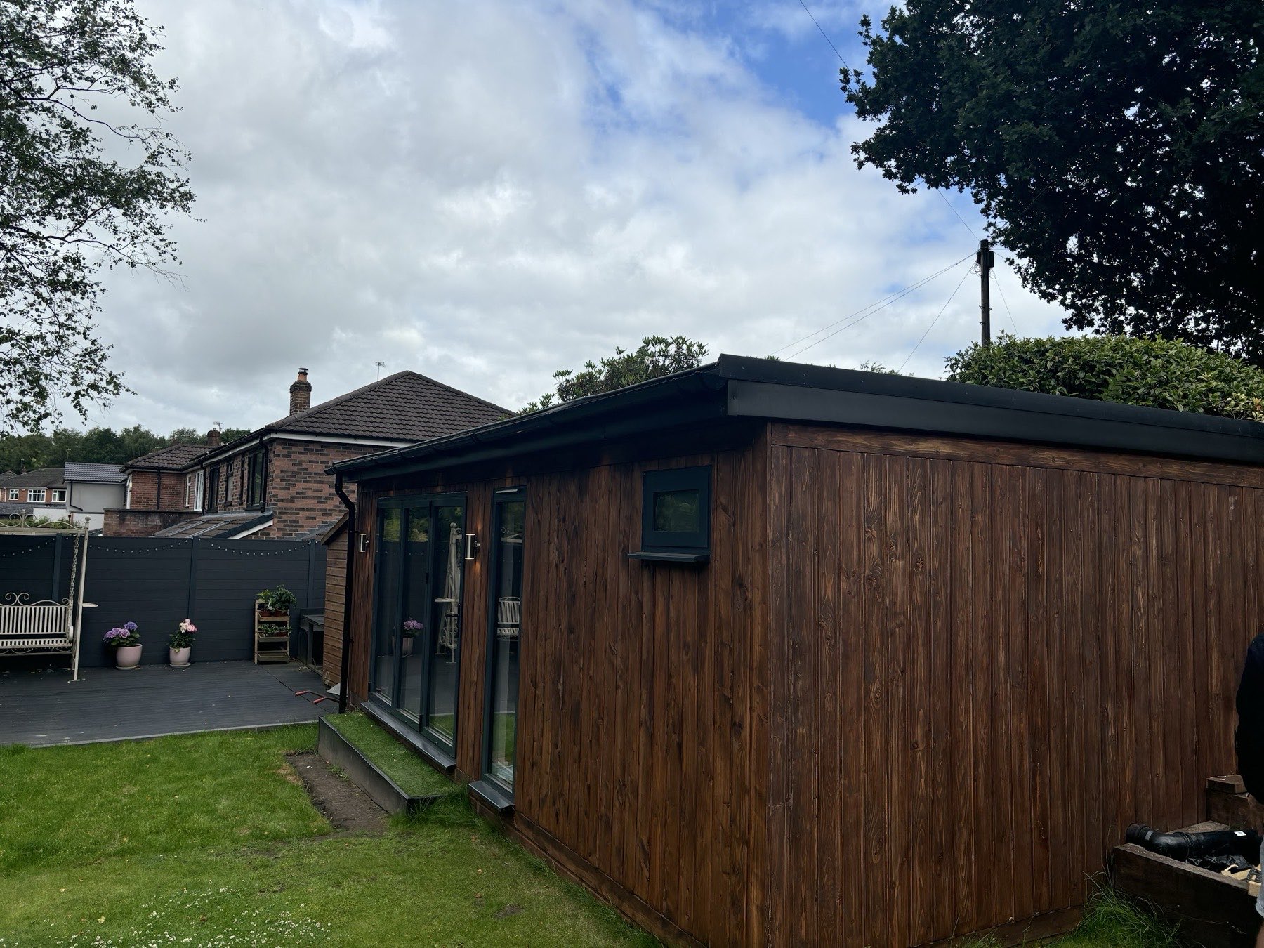 Timber-Clad Garden Building